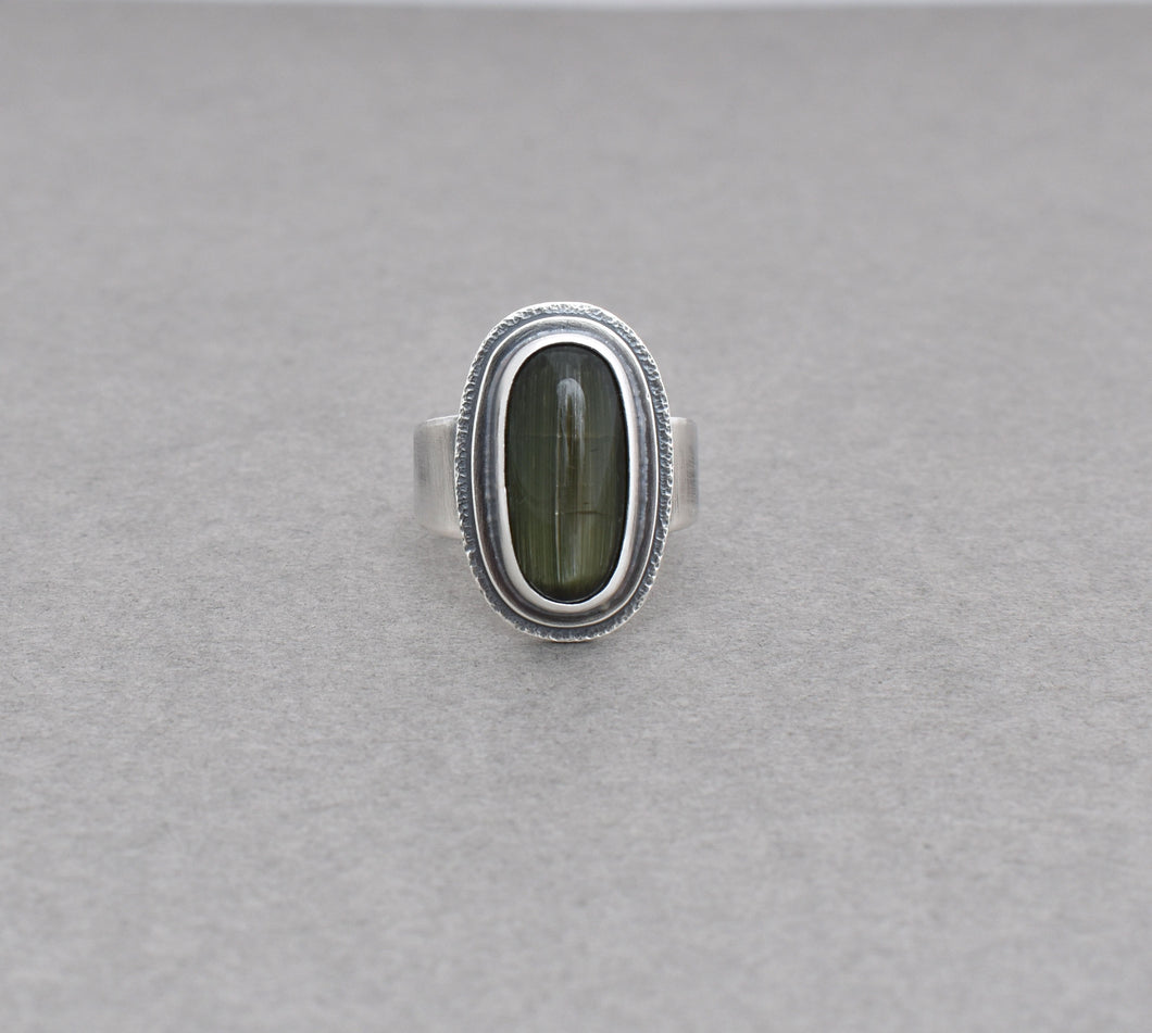 Cat's Eye Tourmaline Ring. Olive Green Tourmaline. Size 7.75